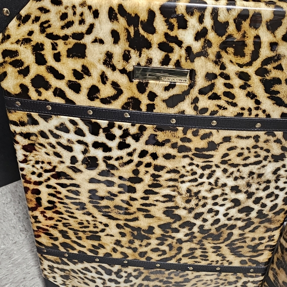Vince Camuto Leopard Luggage Set - Picture 5 of 14